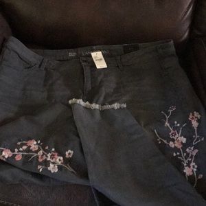 Mid Rise super stretch ankle jeans